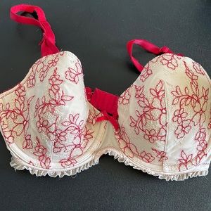 VGUC Victoria’s Secret Dream Angels Demi Bra